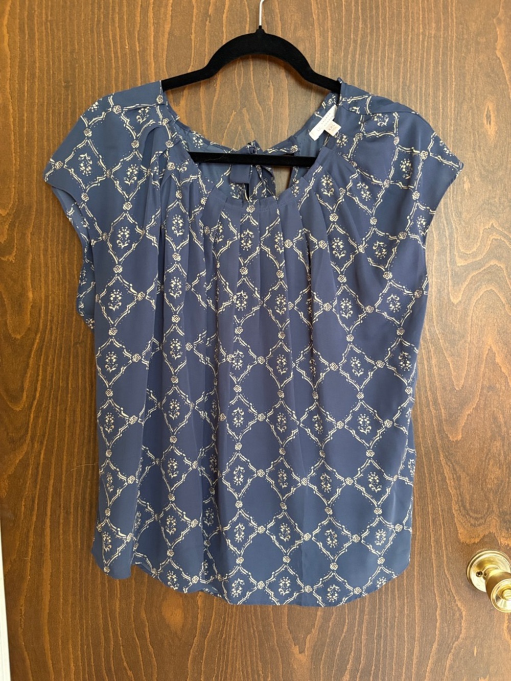 LC Lauren Conrad Navy and Ivory Geometric Short-Sleeve Blouse